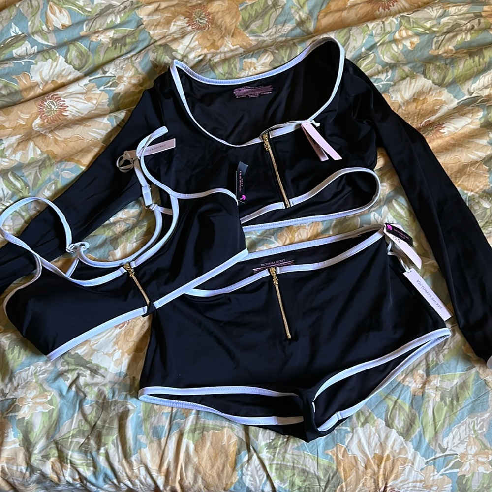 NWT Victoria’s Secret high waist bikini bottoms with two matching tops